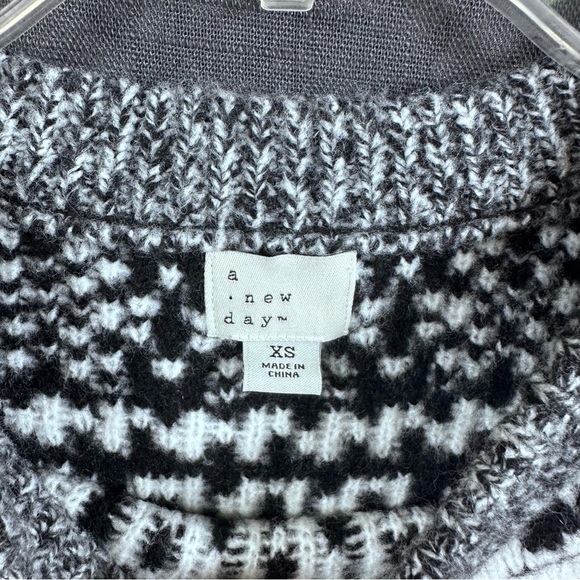 a new day Black and White Patterned Crew Neck Sweater - Picture 4 of 10